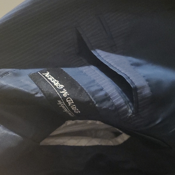 Custom Made Men’s Suit - Picture 5 of 7